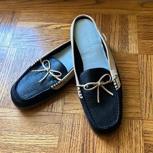 Aerosoles size 7.5 navy and tan shoe